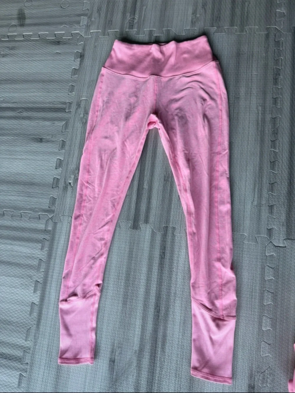 Alo Yoga Pink Sports Bra and High-Waist Leggings Set